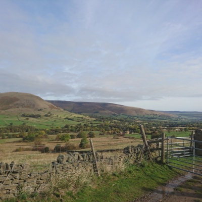 Clear skies looking into Edale valley from Rushup Edgde end.